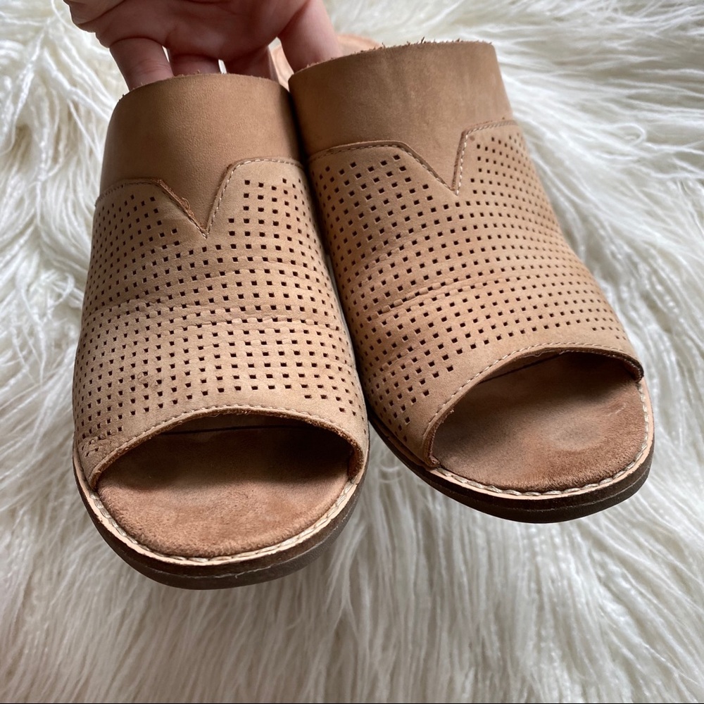 TOMS tan "Majorica" peep toe heeled mules - Picture 5 of 14